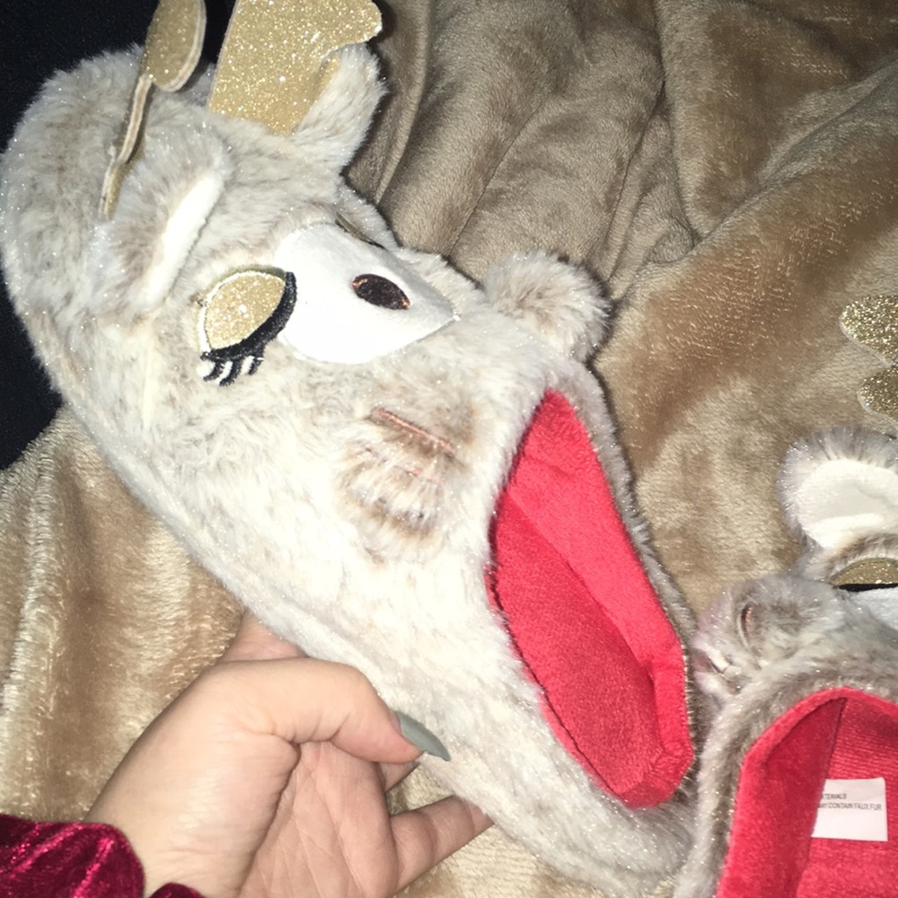 Slippers - Picture 2 of 3